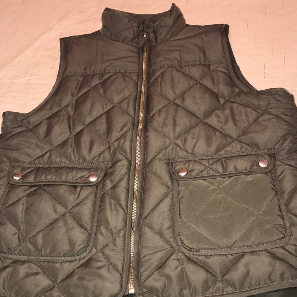 Women’s olive Green Puffer Vest Size Large